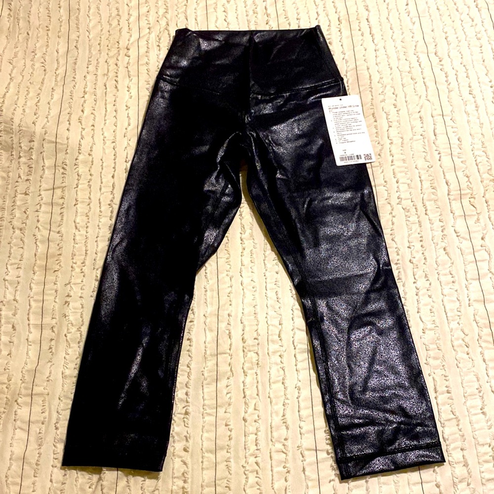 NWT LULULEMON Crop SZ 4